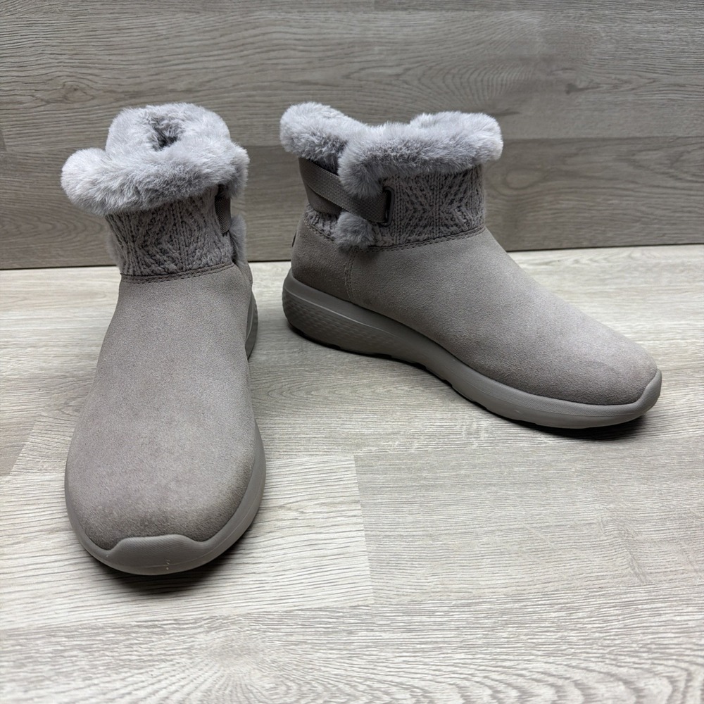 Skechers On-the-GO City Winter Gleam boots Taupe Suede Woman's Size 9 Excellent